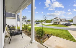 220 Averyville Dr., Conway, SC 29526