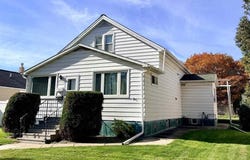2113 E 10th Avenue, Hibbing, MN 55746