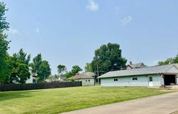 917 State St, BEARDSTOWN, IL 62618