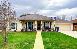 305 Yorktown, Pleasanton, TX 78064