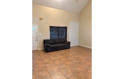 1017 W 3rd Street, Taylor, TX 76574