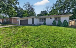 1233 Old Manor Road, Liberty, MO 64068