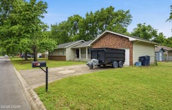 720 E Wickersham Drive, Webb City, MO 64870