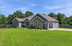 43 Oakridge Drive, Pineville, MO 64856