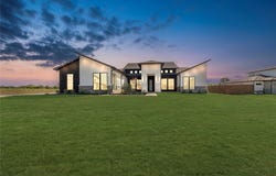 430 Whispering Way, Red Oak, TX 75154