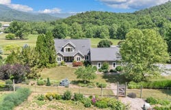 80 E Field Rd, Rockbridge Baths, VA 24473