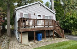 6 Jefferson Trl, Hopatcong Boro, NJ 07843-1206