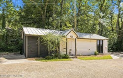 402 W Main Street, Raymond, MS 39154