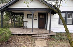 320 E lyon, Lyons, KS 67554