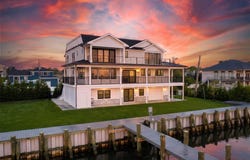 1 North Drive, Baldwin Harbor, NY 11510