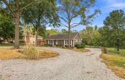 712 Shishir Road, Peculiar, MO 64078