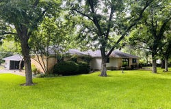 804 N Elm Street, Comanche, TX 76442