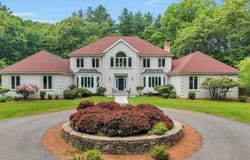 784 Strawberry Hill Rd, Concord, MA 01742