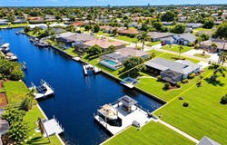 907 SE 33rd Terrace, Cape Coral, FL 33904