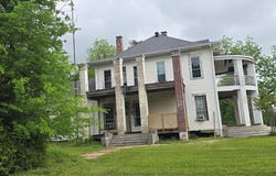 859 N 4th, TIMPSON, TX 75975