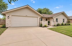 308 Elkview Drive, Elk City, OK 73644