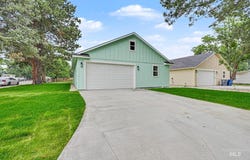 790 S 3rd W B St, Mountain Home, ID 83647
