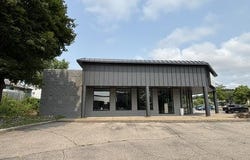 990 12th Ave S, Onalaska, WI 54650