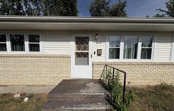 913 Flower Box Lane, Neosho, MO 64850