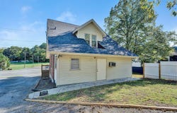 7760 Williamson Rd, Roanoke, VA 24019