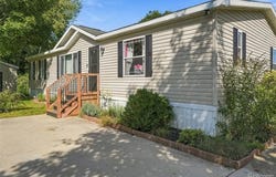 28034 Charlemagne, Romulus, MI 48174