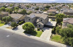 15939 La Strada Court, Bakersfield, CA 93314