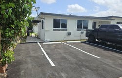 9415 SW 38th St, Miami, FL 33165