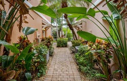 5353 COVE Circle, Naples, FL 34119