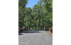 Norris View Lane, LaFollette, TN 37766