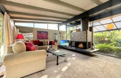 925 Monarch Drive, La Canada Flintridge, CA 91011