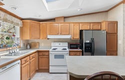 12 Autumn Gem Drive, Dummerston, VT 05301
