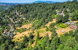 E 38TH AVE, Eugene, OR 97405