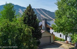 520 E SIMPSON Avenue, Jackson, WY 83001