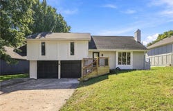 1105 Brookside Place, Raymore, MO 64083