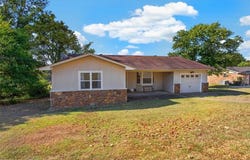 8805 N Lake LN, Hackett, AR 72937