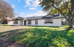 702 Fawndale, Windcrest, TX 78239