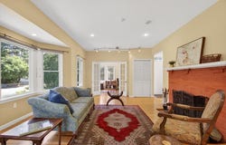 12 Middle St, Lexington, MA 02421