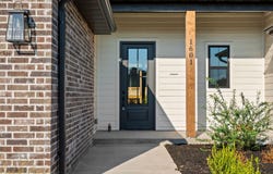1646 S Pinecone Path, Springfield, MO 65809