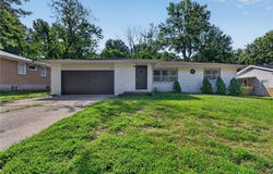 1233 Old Manor Road, Liberty, MO 64068