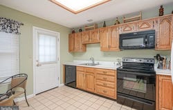 220 N PLYMOUTH Court, SOUTHAMPTON, NJ 08088