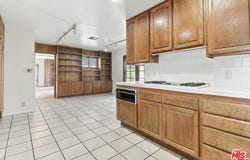4841 Mammoth Ave, Sherman Oaks, CA 91423