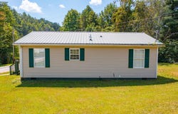 48 Crescent Road, Manchester, KY 40962