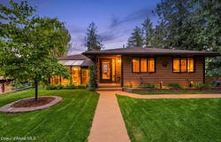 2583 Lakeshore Dr, Sagle, ID 83860