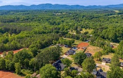 329 Wall Street, Campobello, SC 29322