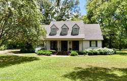 4 Lafayette Circle, Clinton, MS 39056
