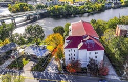 96 River Road, Manchester, NH 03104