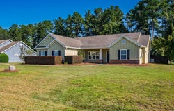 215 Nandina Way, Crawfordville, FL 32327