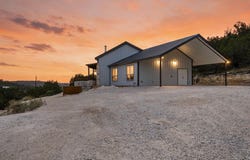 206 Valley Rd, Fredericksburg, TX 78624