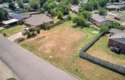 1532 Tudor Drive, Moore, OK 73160