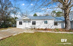 24663 Chestnut Street, Elberta, AL 36530